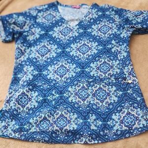 Vera Bradley Blue Geometric Scrub